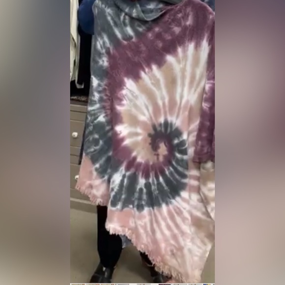 CHARLIE B Women's Poncho Petale/Misty Fringe Asymmetrical Tie-Dye One Size NEW - Picture 2 of 14